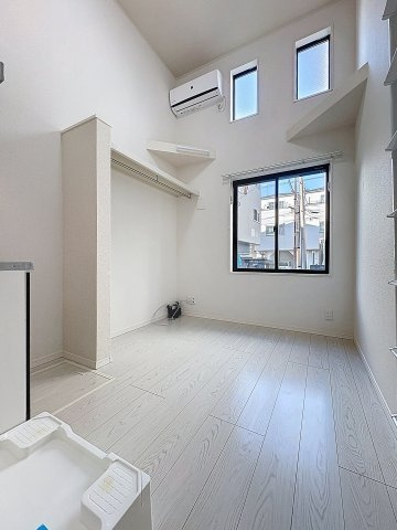 【居間・リビング】 | cozy横浜鶴見 | ☆空間の広がりが特徴的な居室☆