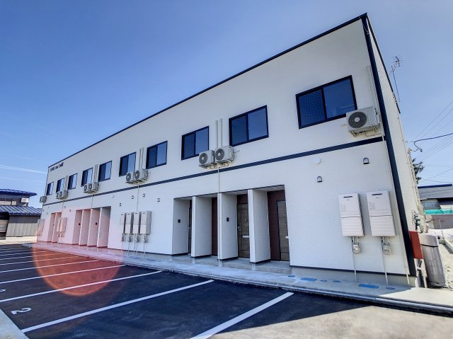 LIVRE Aoi 上小松の外観