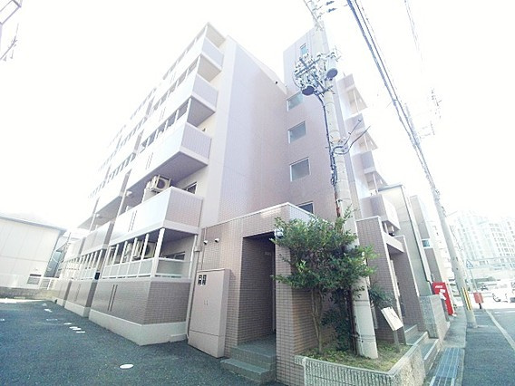 グランドール西岡本の外観