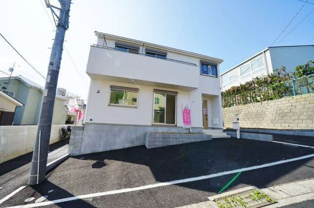 【横浜市旭区中白根１丁目9-5新築戸建て２号棟】★仲介手数料無料★（白根小学校・旭北中学校）の外観