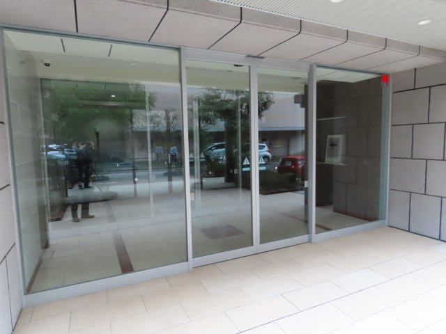 リッツ加島のエントランス