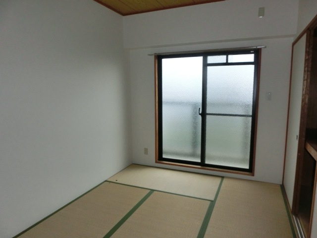 エル三津屋の和室