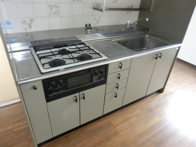 エル三津屋のキッチン