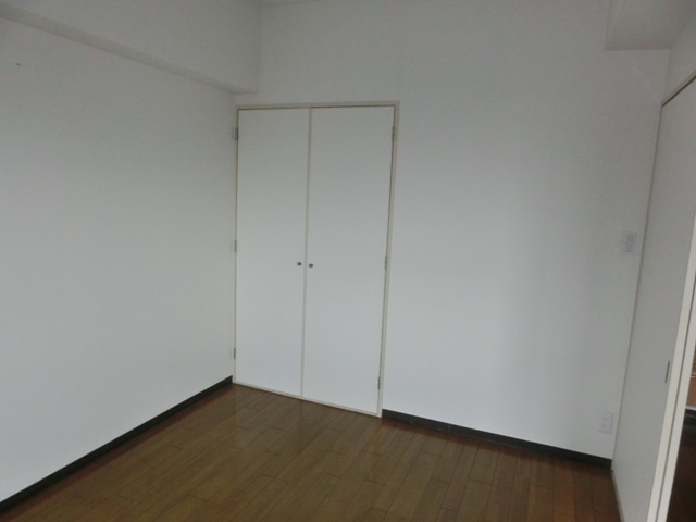 エル三津屋の寝室