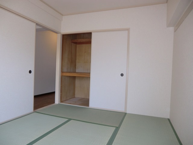 大阪市淀川区三津屋南２丁目の賃貸マンションの和室