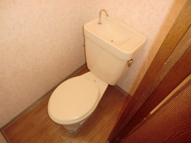 大阪市淀川区三津屋南２丁目の賃貸マンションのトイレ