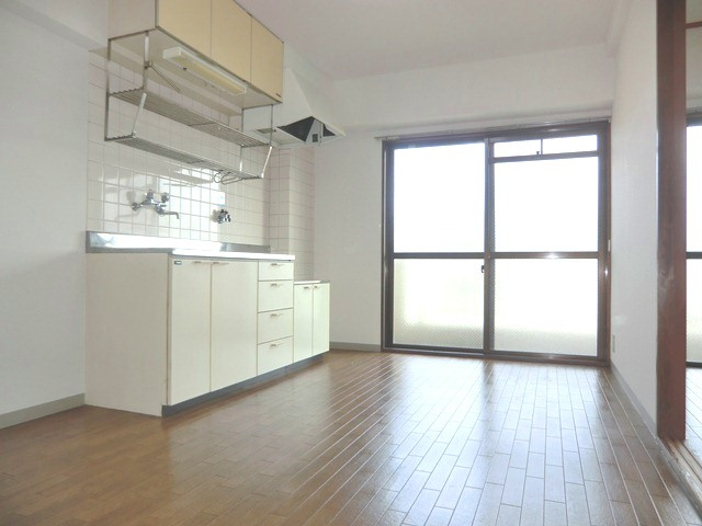 大阪市淀川区三津屋南２丁目の賃貸マンションの居間・リビング