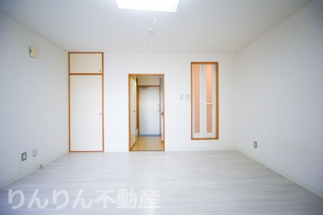 【居間・リビング】 | シャトル昭和町 | ゆったりとしたリビングです