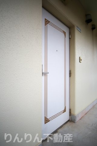 【玄関】 | シャトル昭和町 | シンプルで使いやすい玄関です