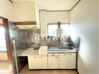 【キッチン】 | コモダコーポ | 掲載の写真は退去前の写真となります。