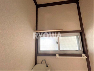 【トイレ】 | コモダコーポ | 掲載の写真は退去前の写真となります。