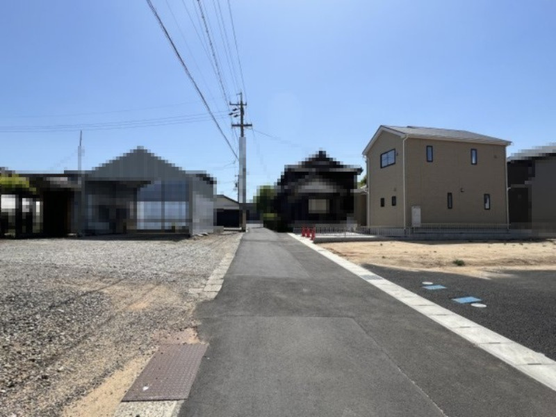高浜市屋敷町22-2期新築戸建　1号棟の前面道路含む現地写真|高浜市屋敷町22-2期新築戸建前面道路写真です。北側4.0ｍ公道に接道