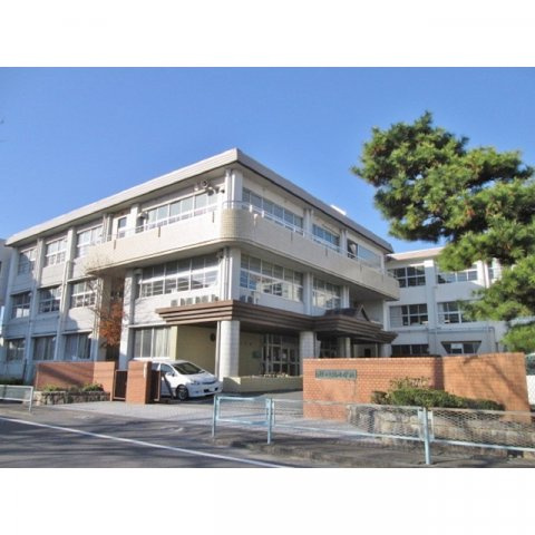 岐阜市北鶉４丁目のアパートの周辺|鶉小学校