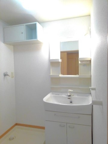 ジェネシス　Ⅱの洗面所|忙しい朝には欠かせない洗面所です