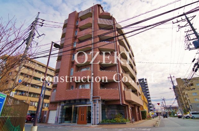 アンビシャスプラッツァ越谷の外観