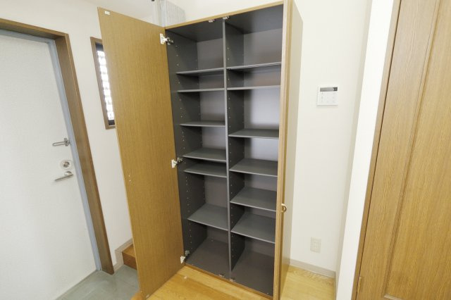 ハオスローレライの玄関|別部屋同タイプ。
