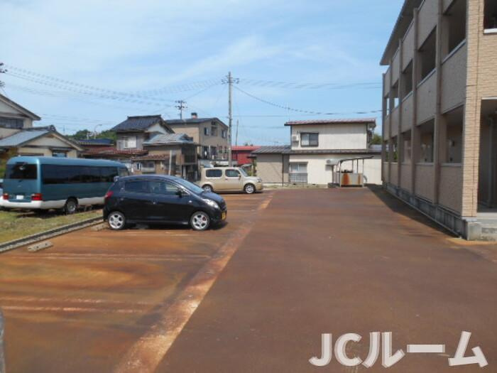 サニープレイスの駐車場