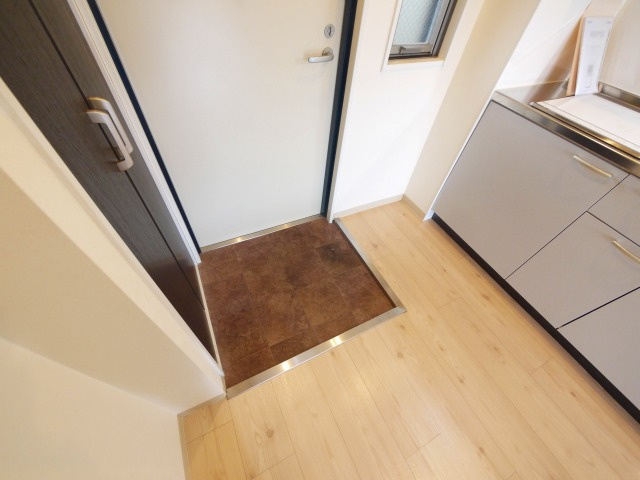 グランスター大宮の玄関