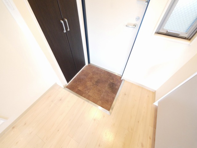 グランスター大宮の玄関