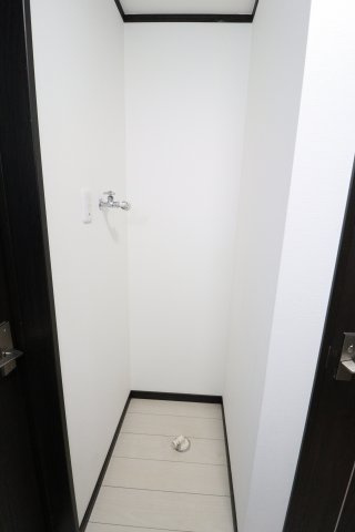 メゾン・ドゥ・フォレストの洗面所|洗濯機置場