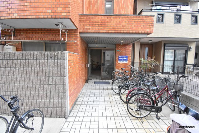 十三セブンハイツ　仲介手数料無料の玄関