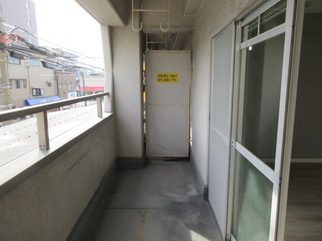 第1神栄ビルのバルコニー