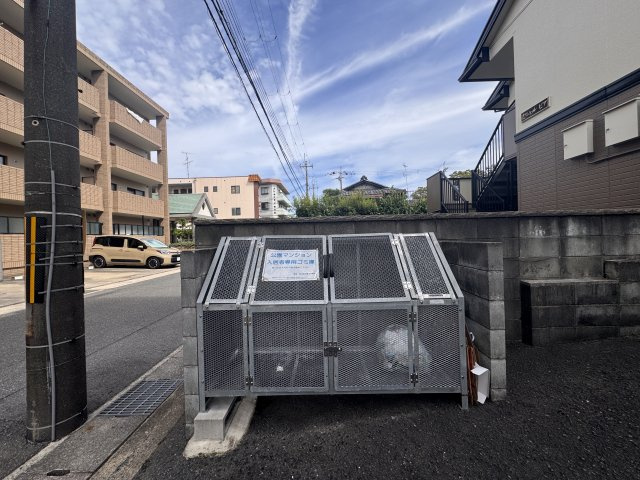 公園マンションのその他共用部分|敷地内ごみボックス