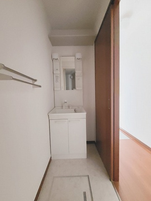 【玄関】 | イースト１２０５