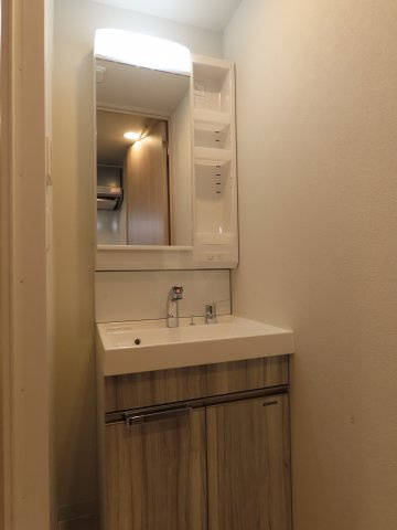 大阪市淀川区十三東４丁目の賃貸マンションの独立洗面台