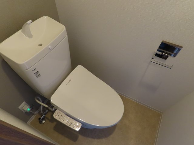 大阪市淀川区三津屋北２丁目の賃貸マンションのトイレ