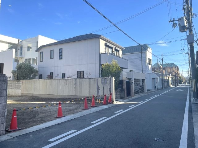 芦屋市竹園町の前面道路含む現地写真