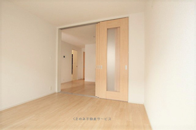 【洋室】 | マーヴェラス・Ⅰ | 落ち着いた色調の南側洋室です
ラ・カーザドルチェⅢ　103号室　2019/3/28撮影