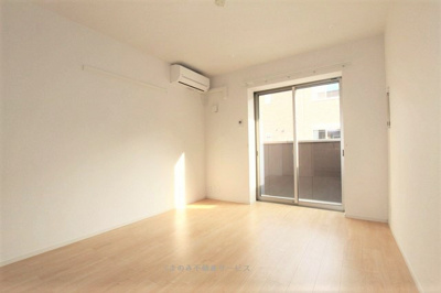 【居間・リビング】 | マーヴェラス・Ⅰ | おしゃれなリビングです
ラ・カーザドルチェⅢ　103号室　2019/3/28撮影