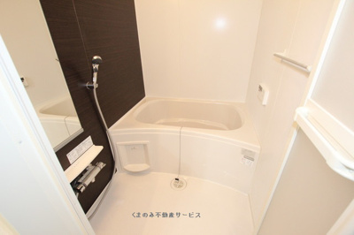 【浴室】 | マーヴェラス・Ⅰ | きれいなお風呂です
ラ・カーザドルチェⅢ　103号室　2019/3/28撮影