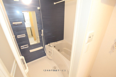 【浴室】 | ソレイユ・タカクラ | きれいなお風呂です
ソレイユ・タカクラ　102号室　2014/4/26撮影