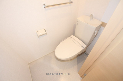 【トイレ】 | ソレイユ・タカクラ | コンパクトで使いやすいトイレです
ソレイユ・タカクラ　102号室　2014/4/26撮影