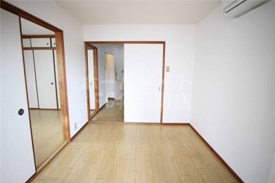 【寝室】 | サンシャイン弁天町 | 落ち着いて過ごせるお部屋なので、寝室にいかがでしょうか