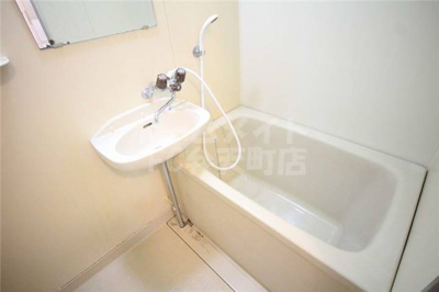 【浴室】 | サンシャイン弁天町 | コンパクトで使いやすいお風呂です