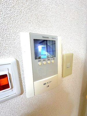 【セキュリティ】 | コスモ生田 | 防犯対策に有効なカメラ付きインターホン！録画機能が付いているので留守中の訪問者まで確認できます♪