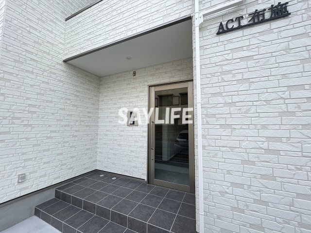Act布施のエントランス