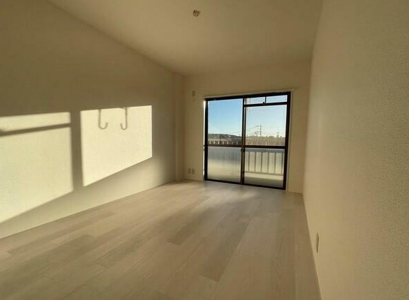 府中市分梅町３丁目の賃貸マンションの居間・リビング
