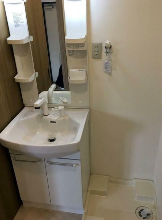 府中市分梅町３丁目の賃貸マンションの洗面所