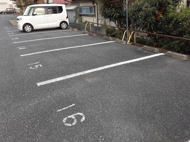 サンハイツ長者ヶ台Ｂ棟の駐車場