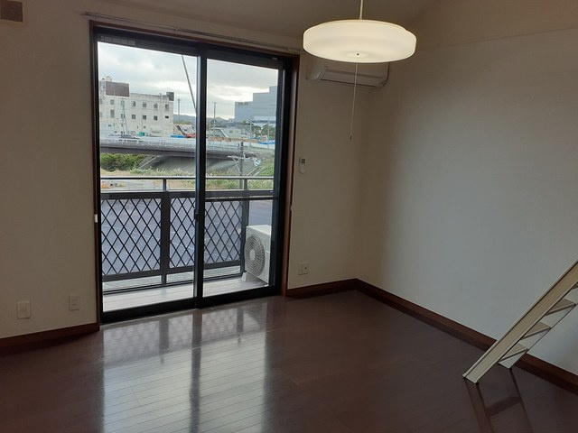 サンハイツ長者ヶ台Ｂ棟の洋室