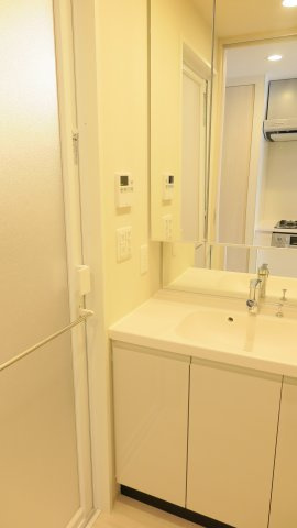 オーパスレジデンスシンサイバシサウスの洗面所