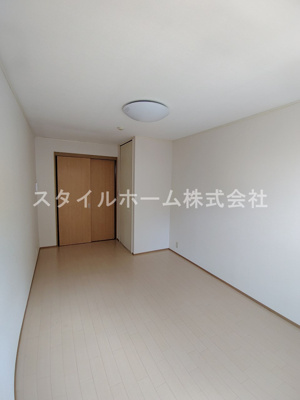 【居間・リビング】 | ビバ花田 A | 別部屋写真です。