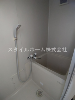 【浴室】 | ビバ花田 A | 別部屋写真です。