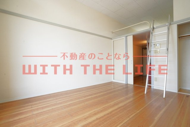 ウッドワン1番館【キャッシュバック対象】の居間・リビング|ゆったり過ごせる居間です