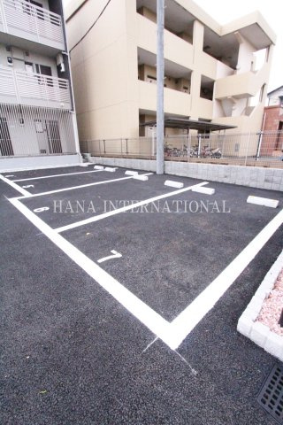 クレイノショコラの駐車場