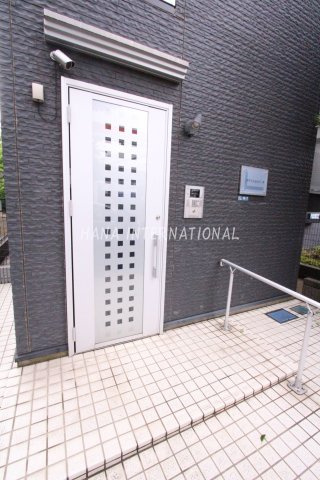 ホワイトヒルズⅡのエントランス